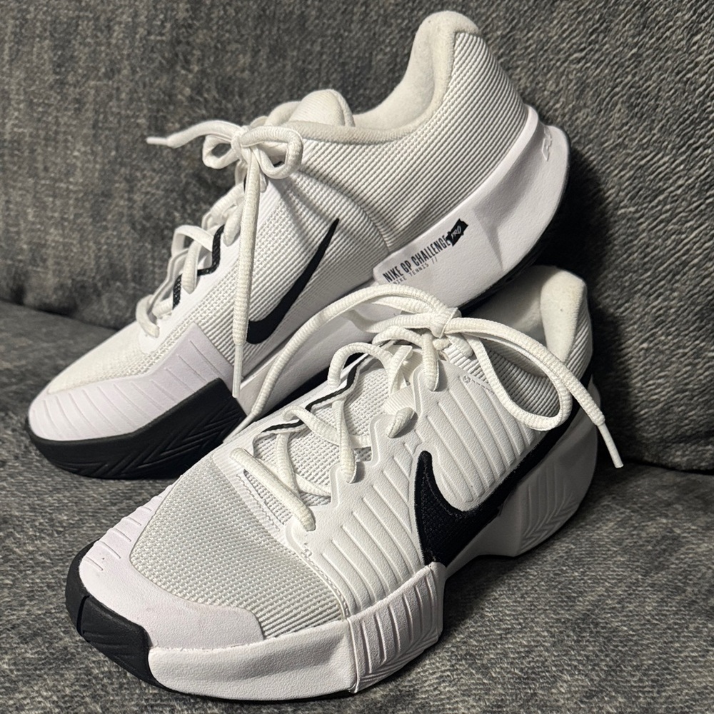 NWOT Women’s Nike Air Zoom GP Challenge Pro Athletic Tennis Sneakers Sz 9